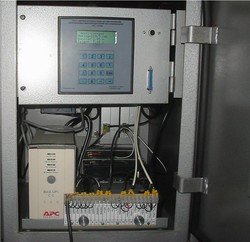 Центральный контроллер с блоками бесперебойного питания, блоками грозозащиты и телефонным модемом